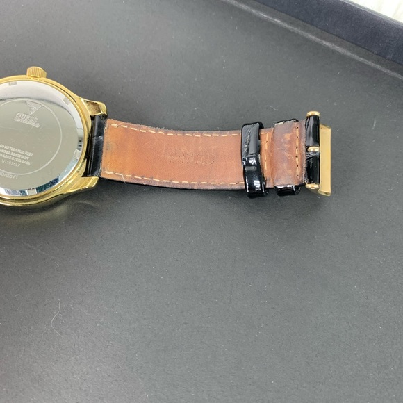 Guess watch women gold tone - Picture 6 of 9